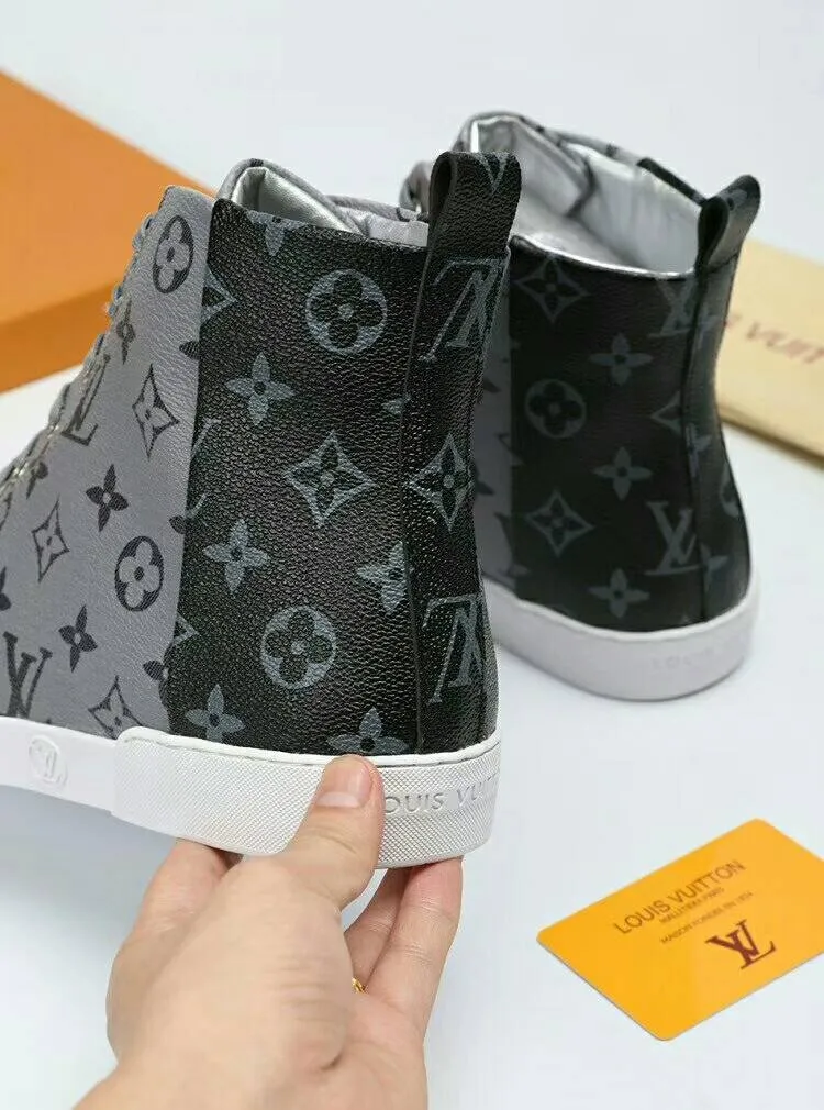 Factory price: 400💰【LV】Official website popular series 🇮🇹🇮🇹1:1 production, selected high-end imported imitation sheepskin lining sheepskin pads, matched with Louis Vuitton Monogram Ecli men's shoes 💰se canvas and pure white rubber soles, extremely simple design, perfect interpretation of the latest inspiration for shoes, classic and fashionable integration, 🔍🔍high quality, worthy of your possession. The bottom car thread will never be unglued. Sellers are welcome to sell as shown in the picture above. We can send one piece on behalf of you. Number of yards: 38-44 (45 yards can be customized)
